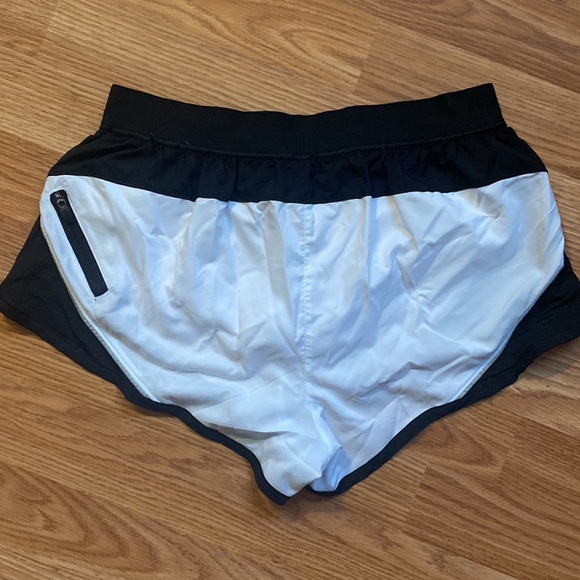 Victoria’s Secret sport gym shorts XS - Picture 2 of 3